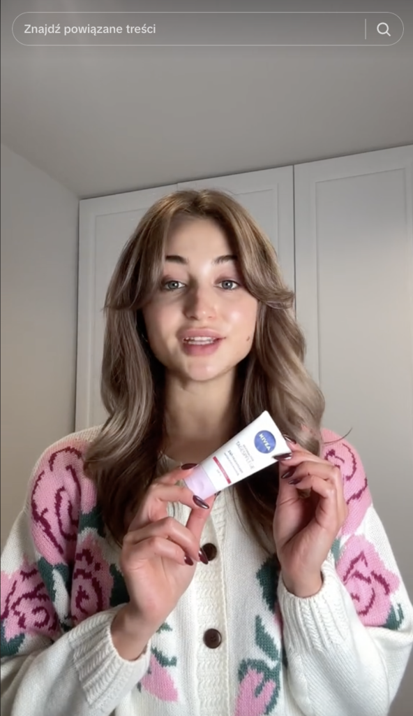 Screen z TikToka Influencerki Olivii Nincevic reklamującej markę Nivea